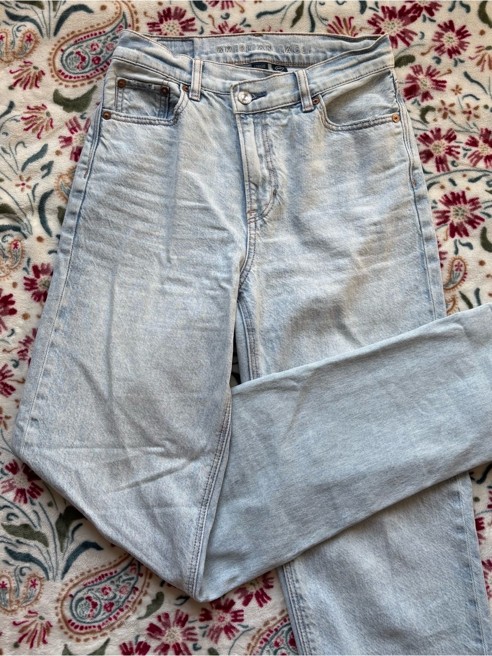American Eagle High-Rise Baggy Straight Jeans